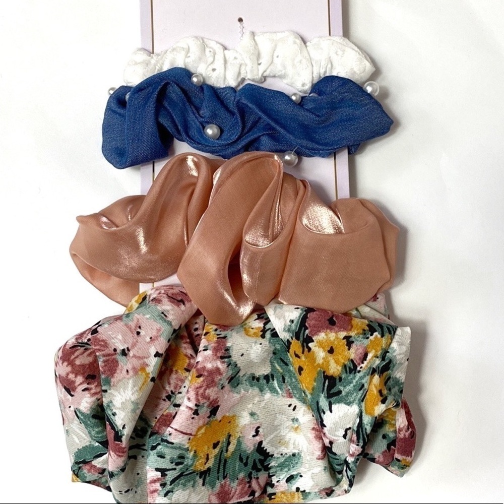 Nordstrom set of 4 assorted size scrunchies NWT